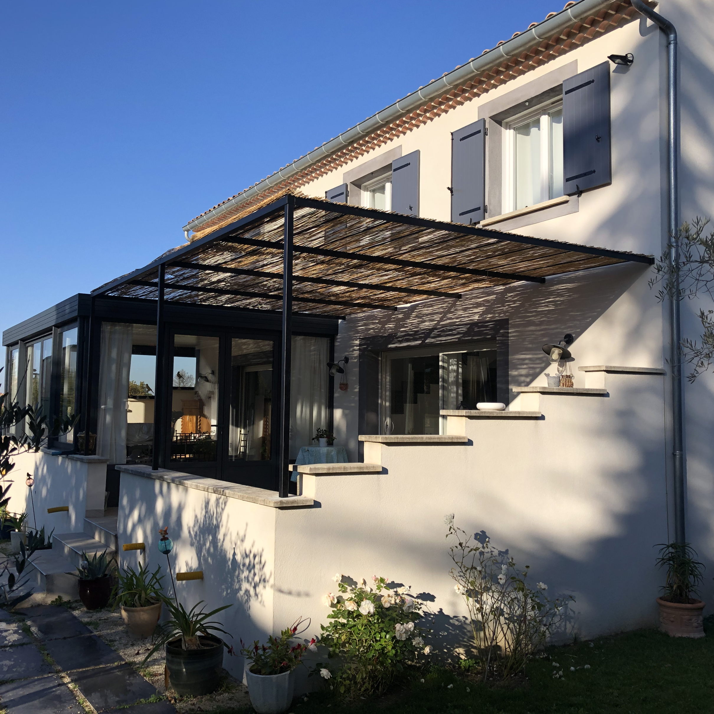 Photo d'une pergola en acier